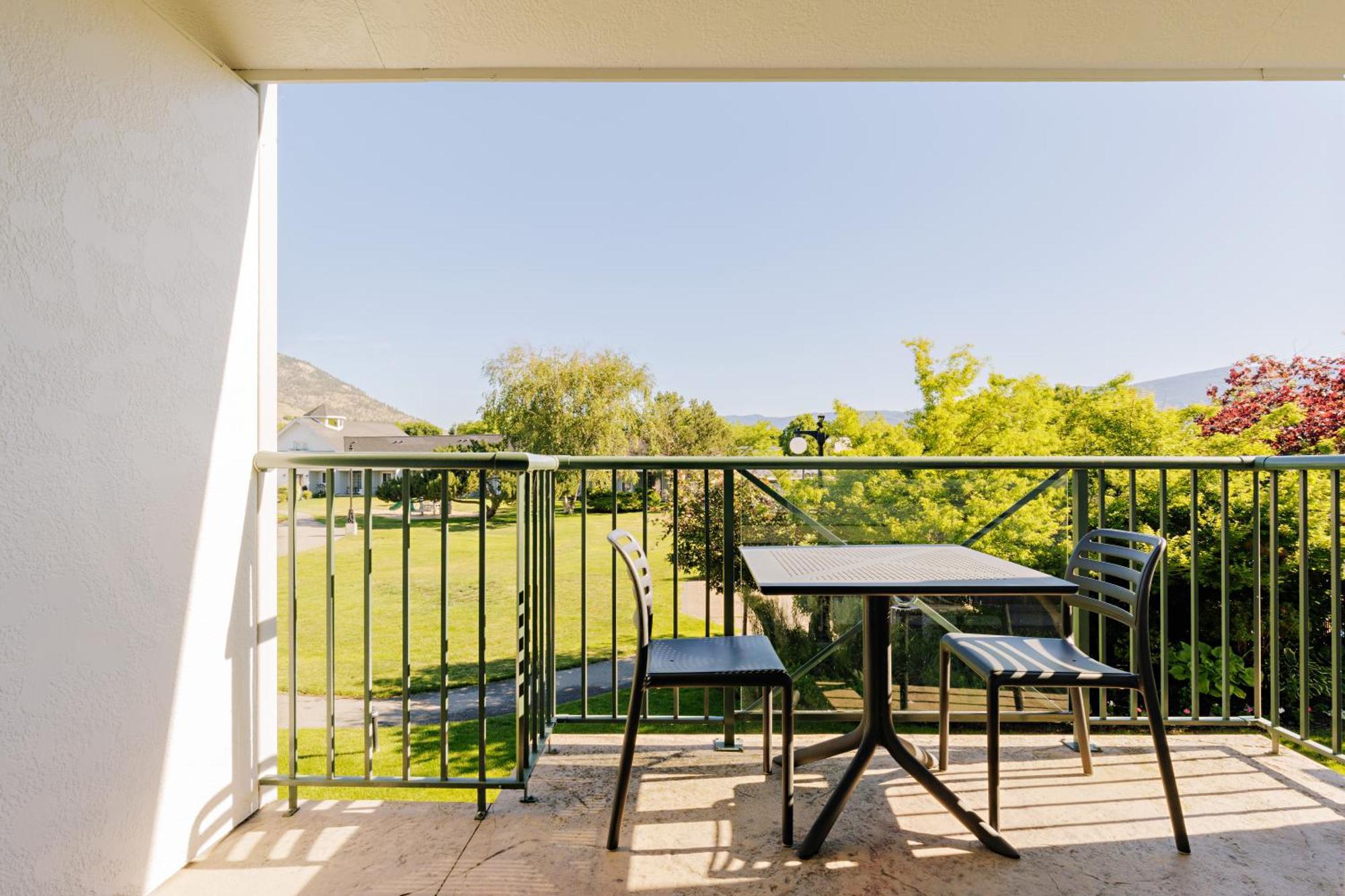 Balcomo, A Ramada By Wyndham Penticton Exterior foto
