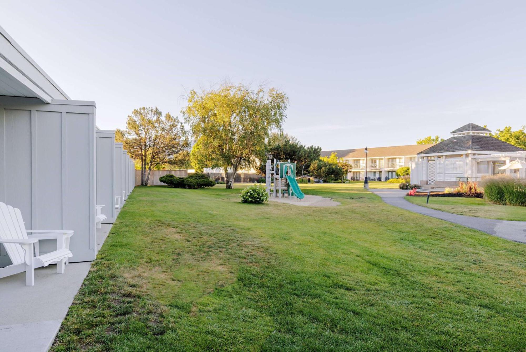 Balcomo, A Ramada By Wyndham Penticton Exterior foto