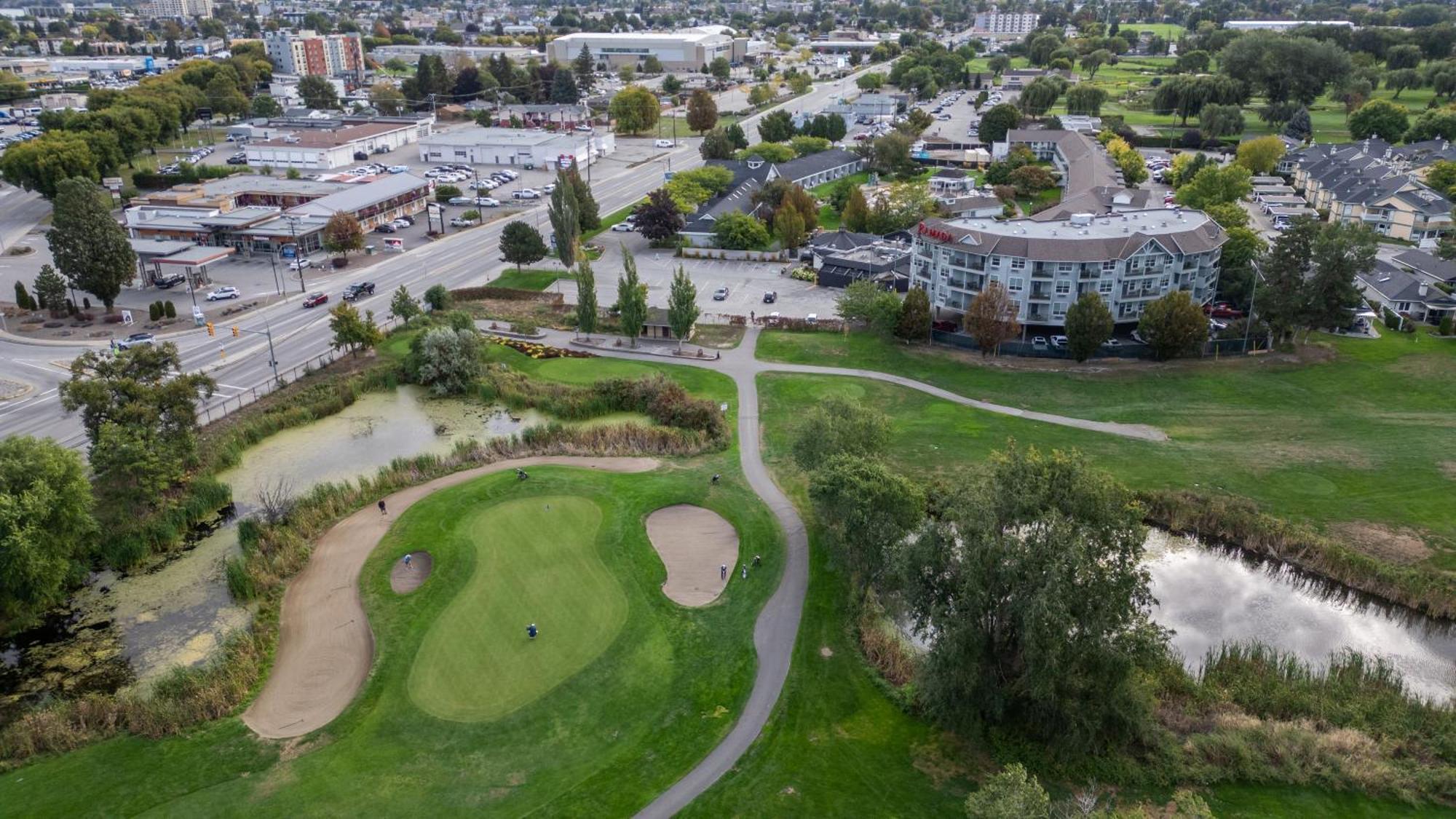 Balcomo, A Ramada By Wyndham Penticton Exterior foto