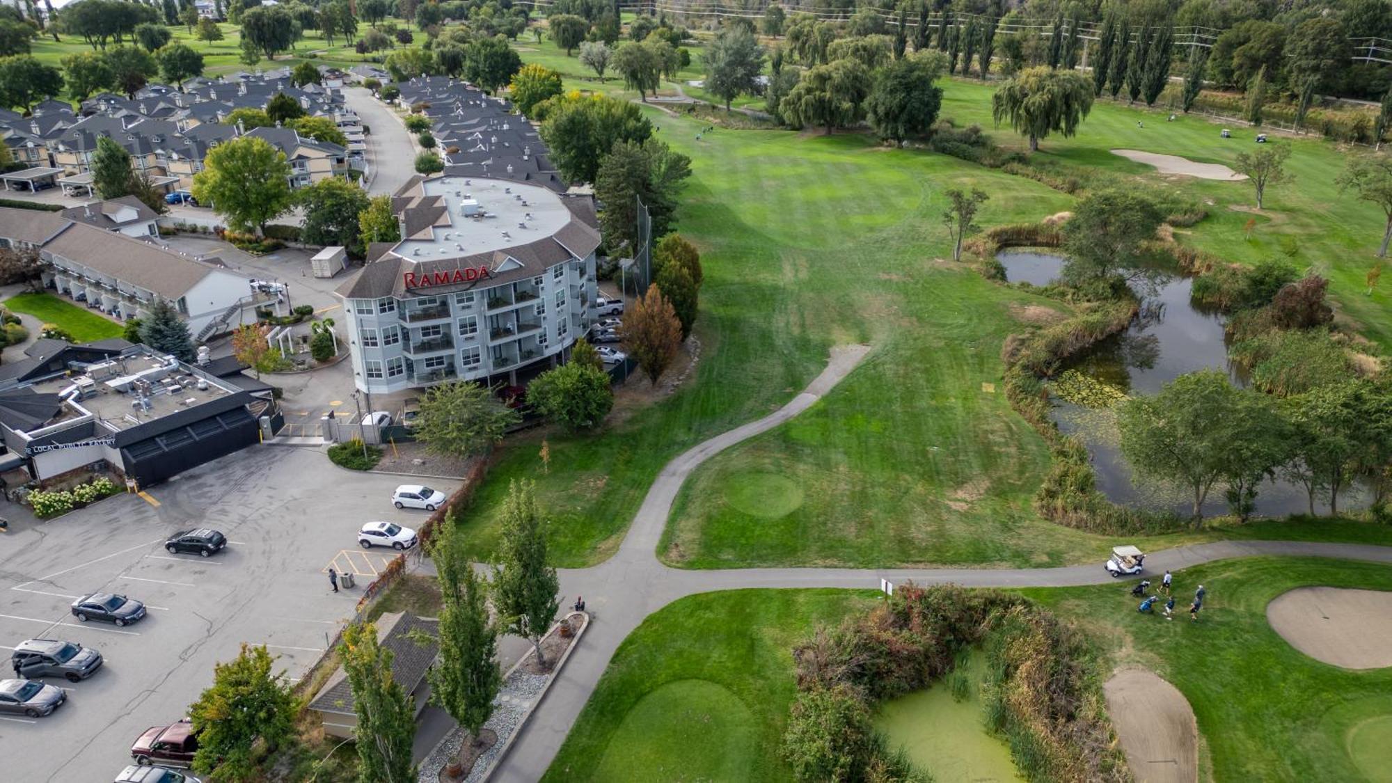 Balcomo, A Ramada By Wyndham Penticton Exterior foto