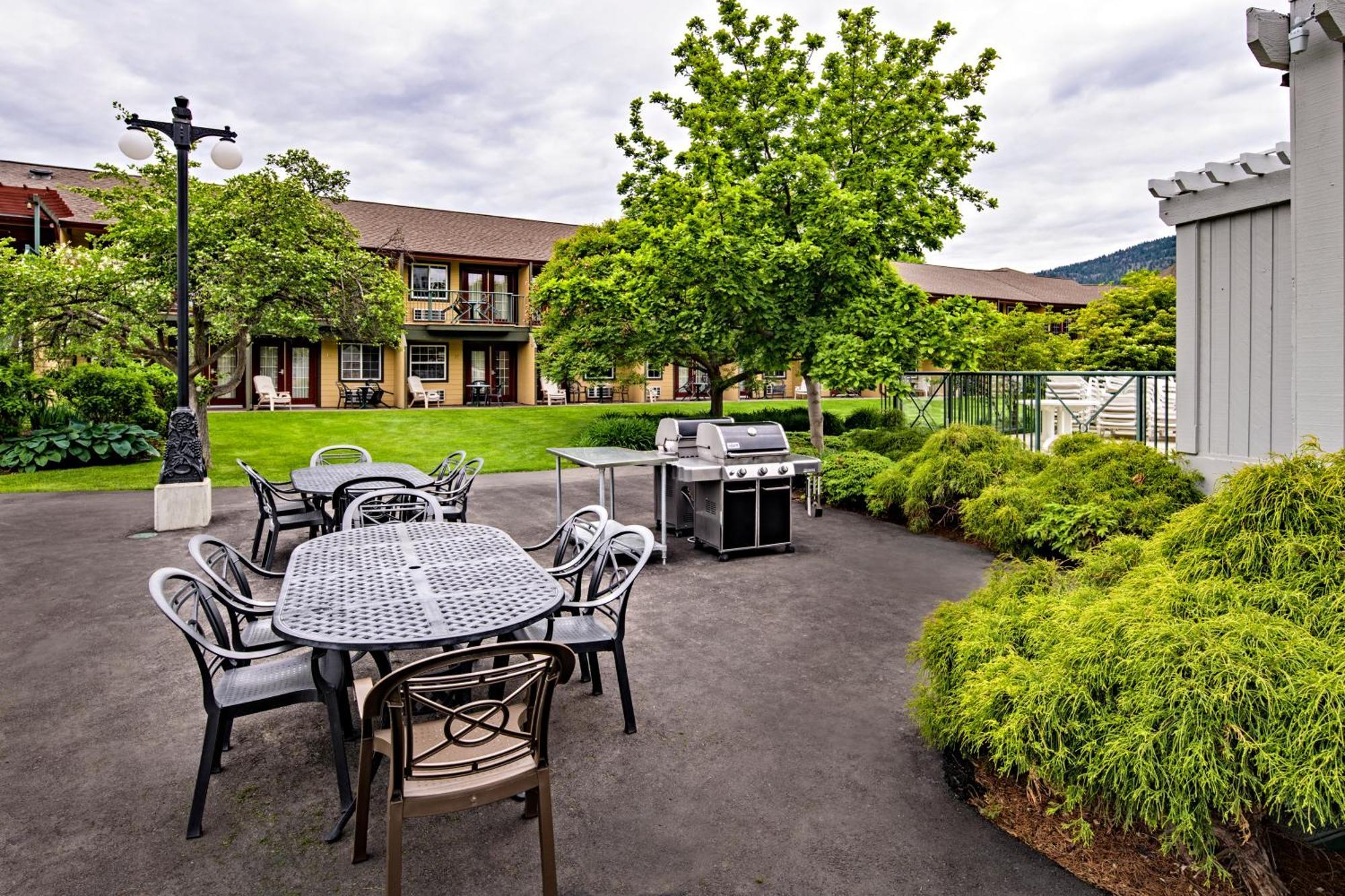 Balcomo, A Ramada By Wyndham Penticton Exterior foto